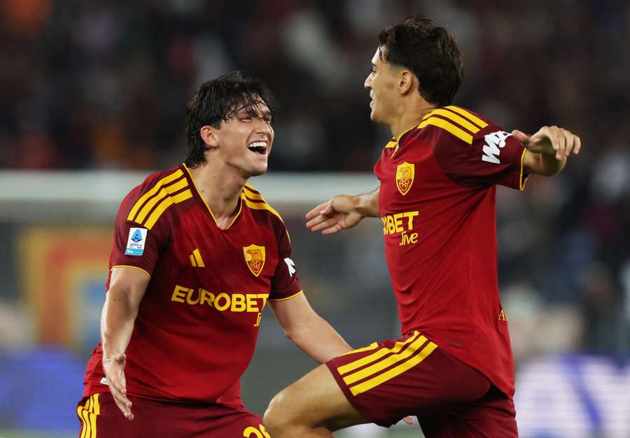 Lulli e Balerdi esultano dopo la rete del 2-0 Lulli e Balerdi esultano dopo la rete del 2-0