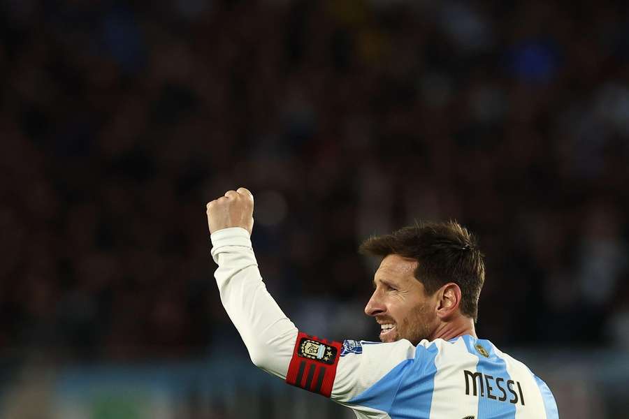 Lionel Messi volta a ser opção para Javier Mascherano