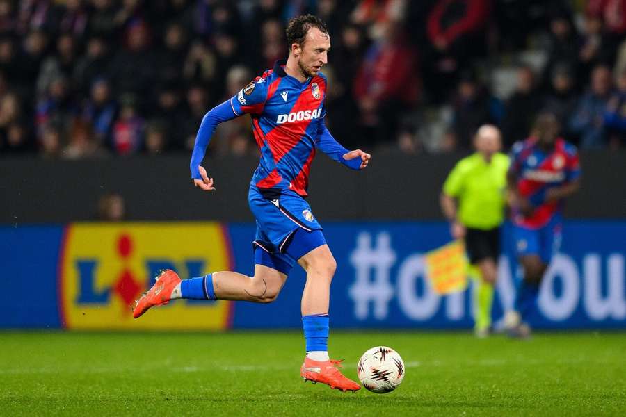 Matěj Valenta má namířeno do Hradce Králové. Matěj Valenta má namířeno do Hradce Králové.