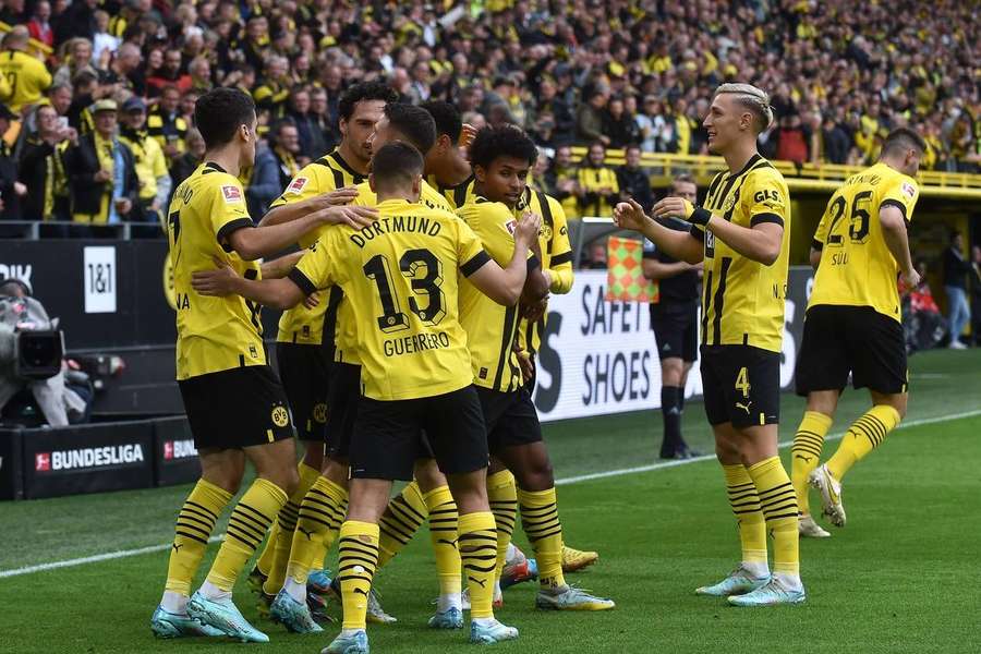 Dortmund doma predviedol galapredstavenie.