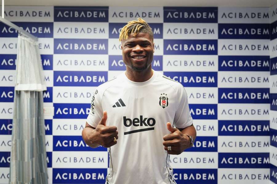 Agbadou assinou pelo Besiktas