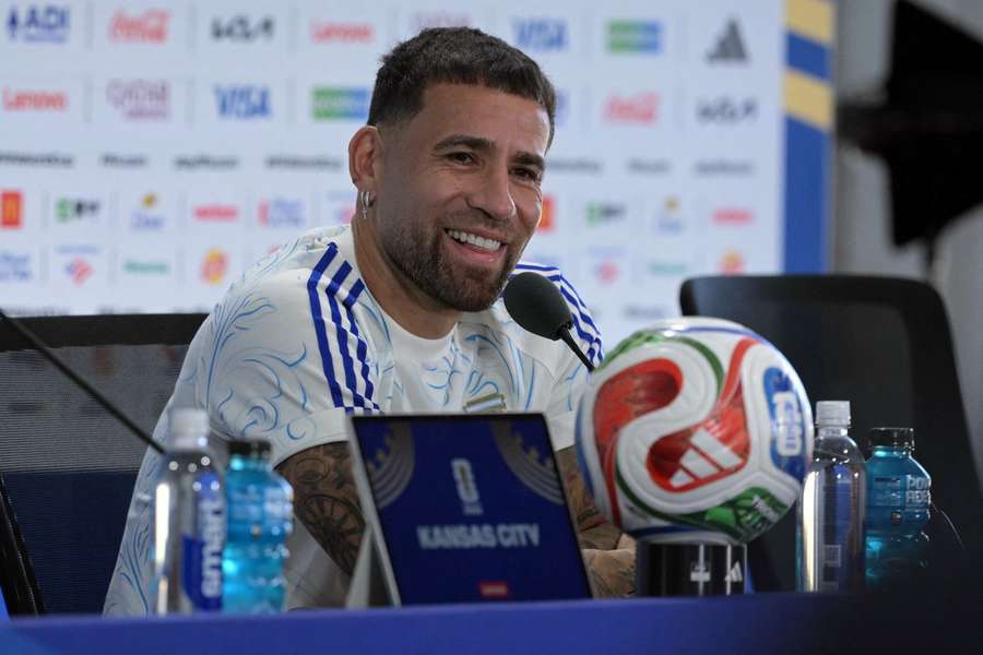Otamendi, en rueda de prensa