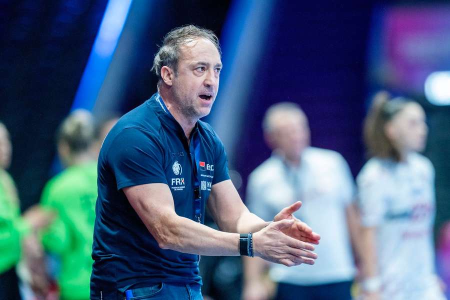 Ovidiu Mihăilă, selecționerul naționalei femine de handbal a României