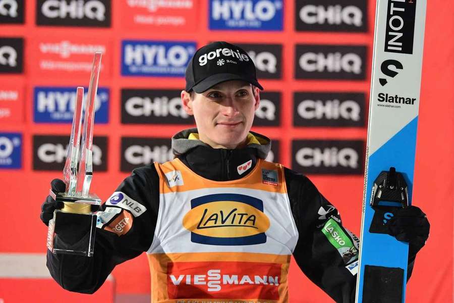 Domen Prevc deklasuje rywali także na liście płac