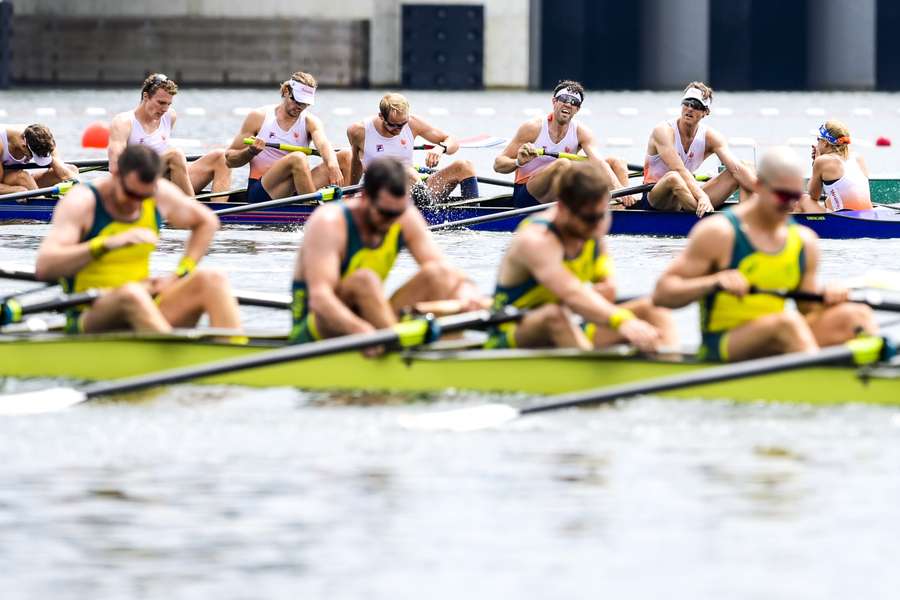 De Nederlandse Holland Acht moet zondag bij de eerste vijf eindigen voor een olympisch ticket