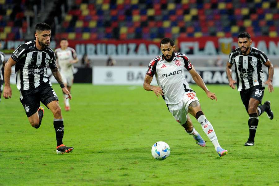 Flamengo y Central Córdoba empatan en la Libertadores.