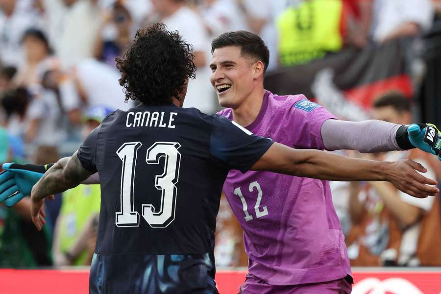 Goleiro Orlando Gill foi decisivo nas penalidades