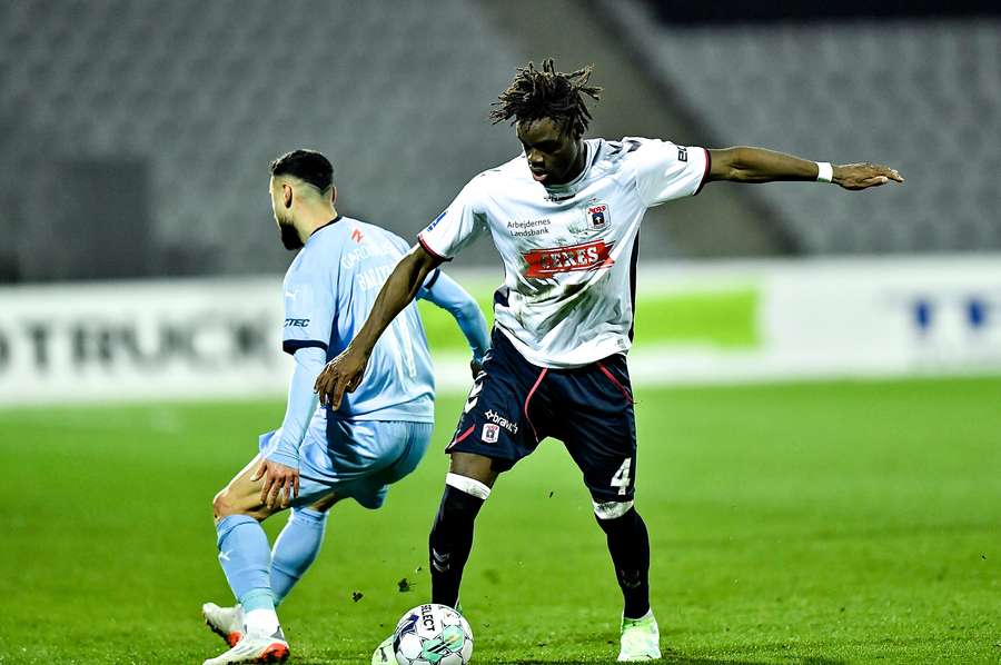Yann Bisseck mod Randers FC. Yann Bisseck mod Randers FC.