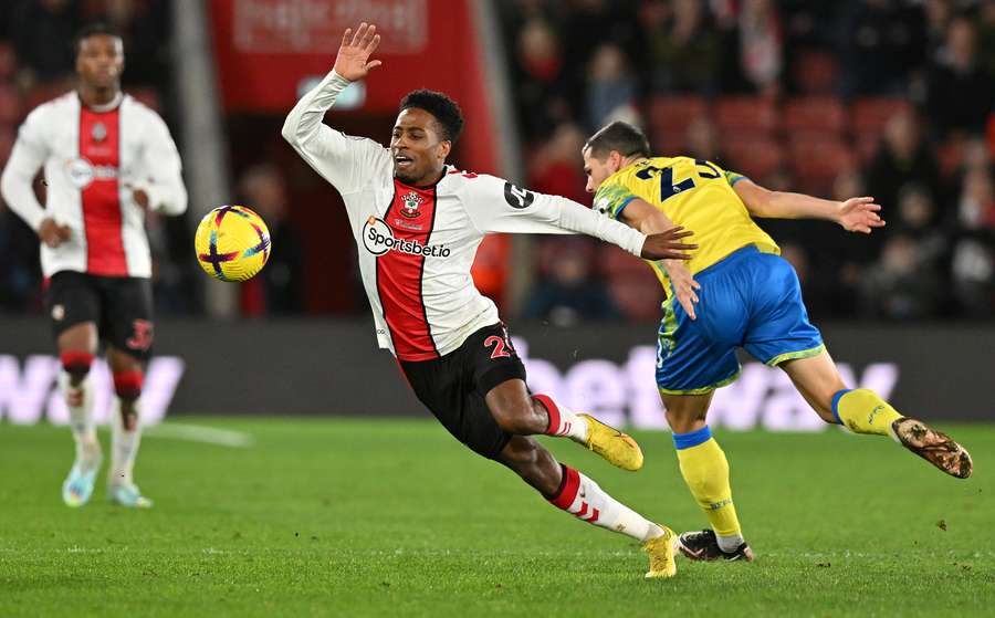 Southampton a du mal à sortir la tête de l'eau cette saison Southampton a du mal à sortir la tête de l'eau cette saison