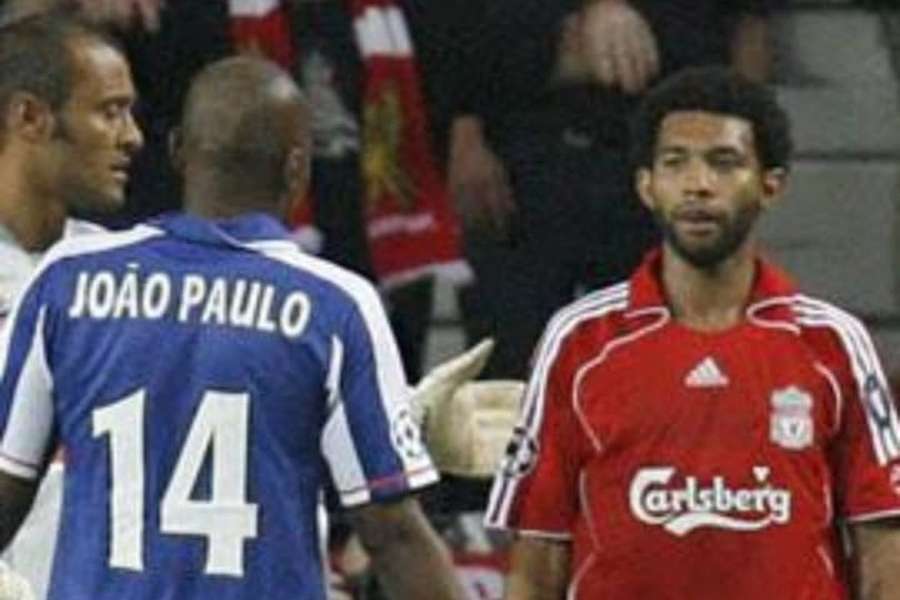 João Paulo defrontou o Liverpool