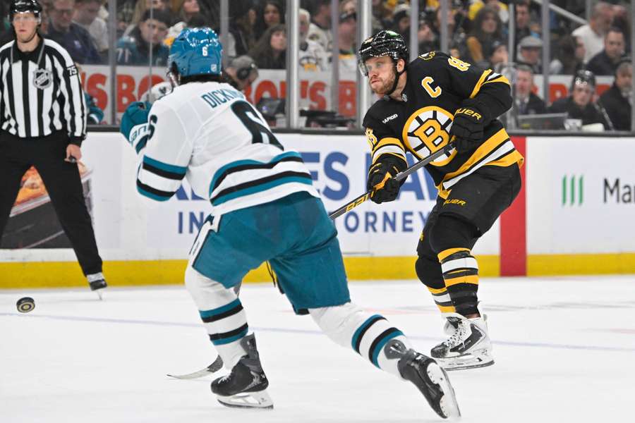 Pastrňák pomohl Bostonu gólem k výhře nad San Jose. Pastrňák pomohl Bostonu gólem k výhře nad San Jose.