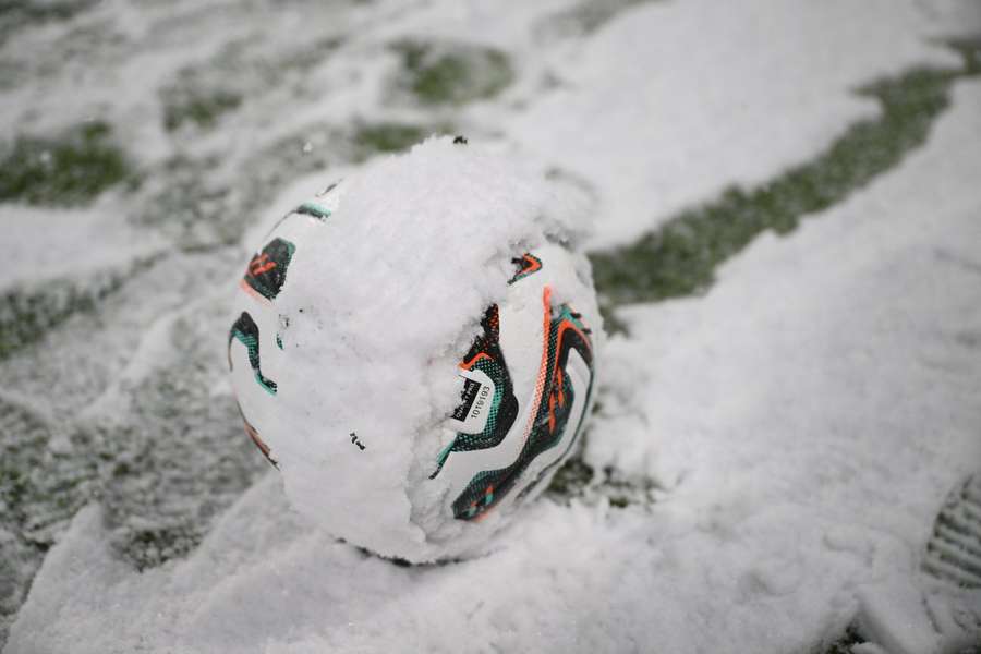 Zăpada a dat peste cap programul din Liga 2 Zăpada a dat peste cap programul din Liga 2