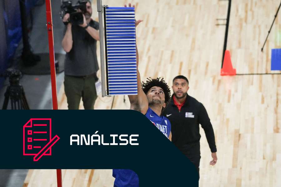 Cameron Boozer durante o sorteio da NBA 