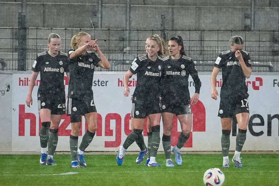 Die Damen des FCB überzeugen in Freiburg.