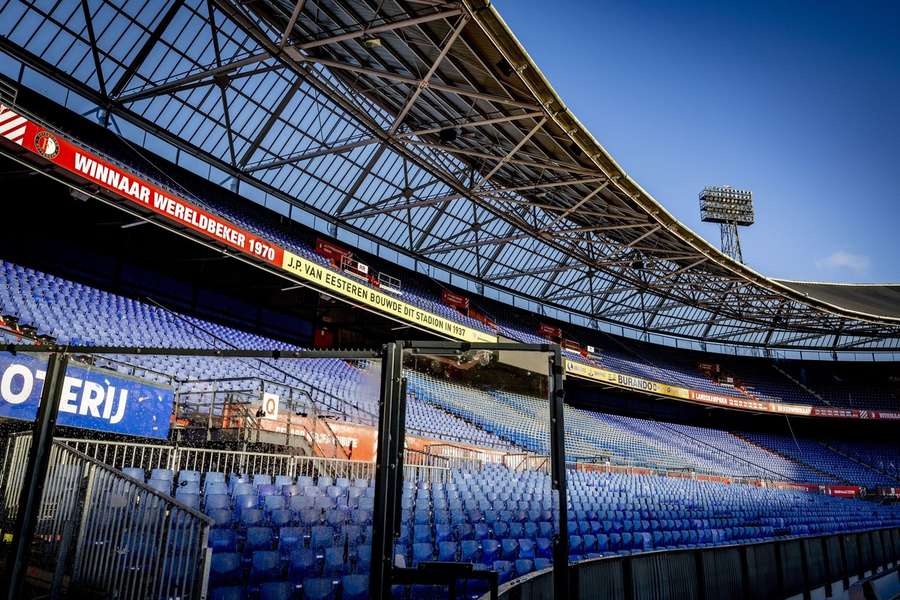 De Kuip blijft volgens Feyenoord-directeur Dennis te Kloeze voorlopig het onderkomen van de Rotterdamse club