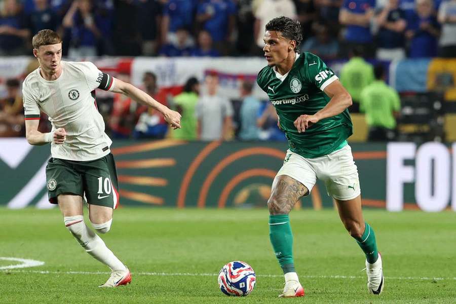 Richard Ríos durante jogo contra o Chelsea na Filadélfia
