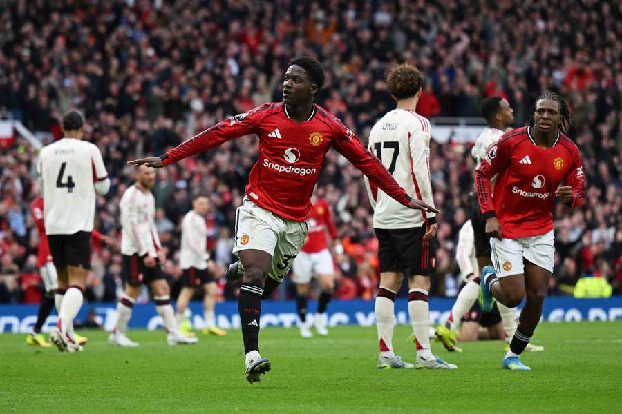 Mainoo bol hrdinom Northwest derby. 