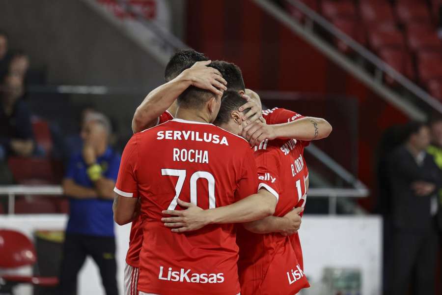 Benfica leva 6 pontos e vai fechar grupo diante da equipa anfitriã