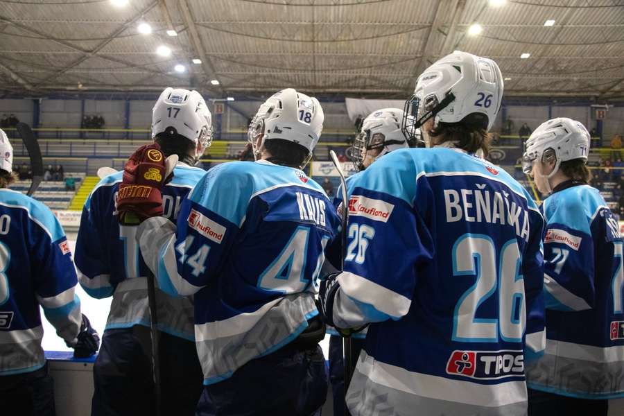 Dubnica si hravo poradila s mladíkmi.