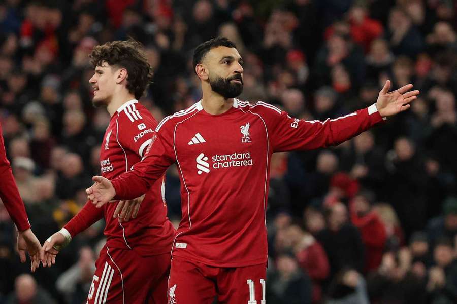 Mohamed Salah, del Liverpool, celebra su tercer gol