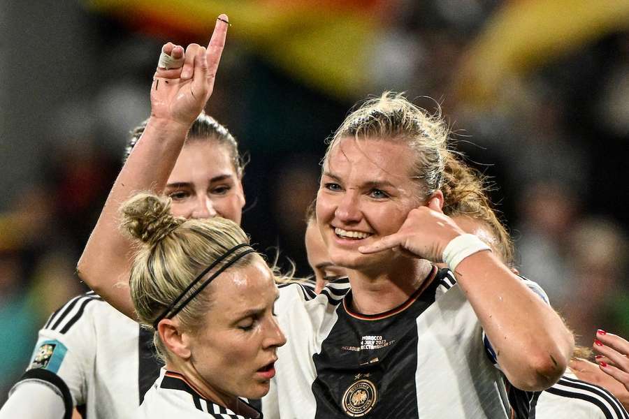 Frauen-WM: DFB-Kapitänin Alexandra Popp nach ihrem Tor zum 2:0 gegen Marokko.