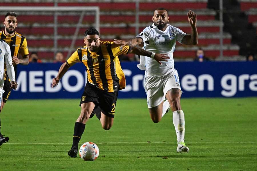 Faltou fôlego ao Tricolor no Estádio Hernando Siles