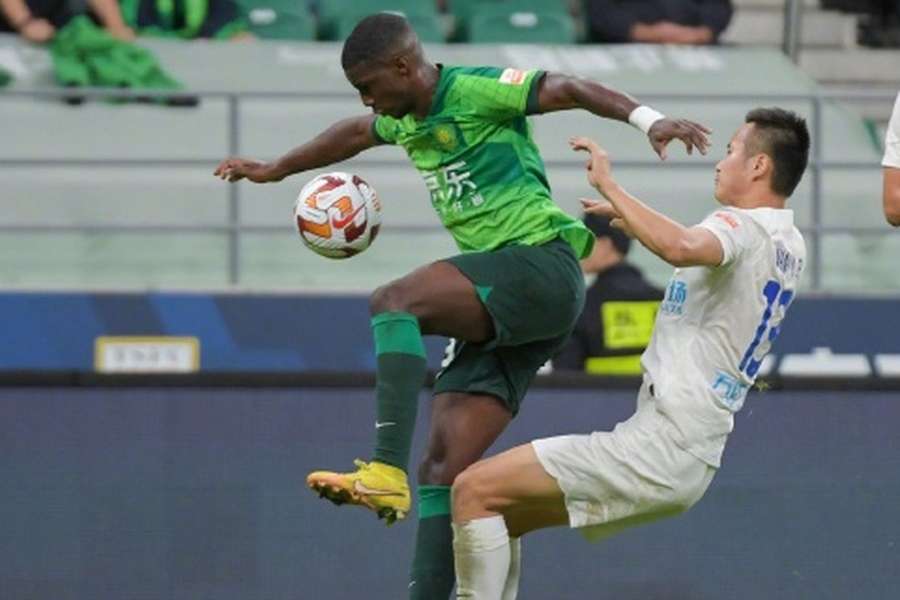 Fábio Abreu marcou o segundo golo do Beijing Guoan