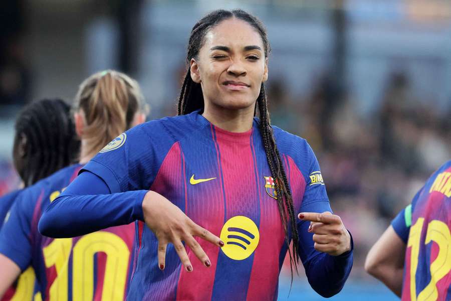 Salma Paralluelo, goleadora con el Barcelona
