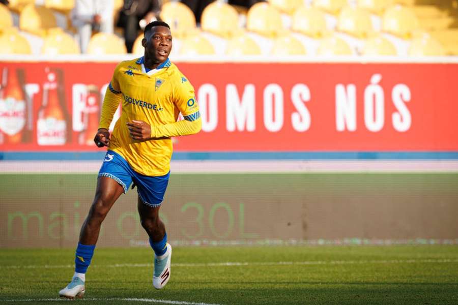 Patrick de Paula encerra ciclo no Estoril