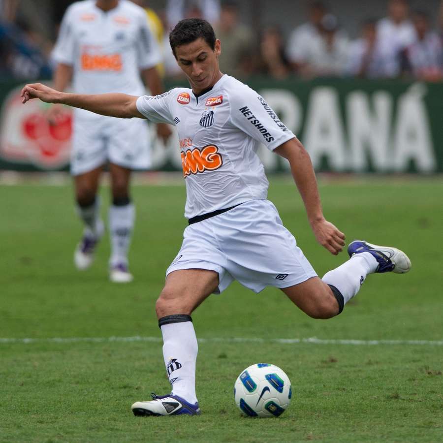 Ganso fez história com a camisa do Santos Ganso fez história com a camisa do Santos
