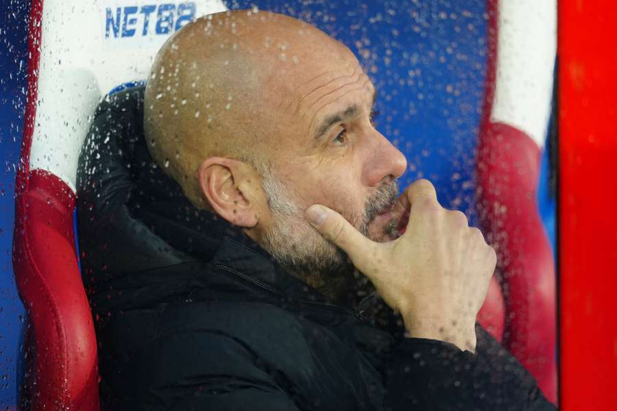 Guardiola szuka sposobu na przywrócenie blasku City. 