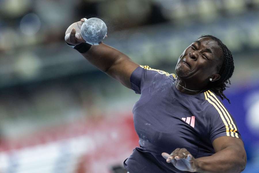Auriol Dongmo ficou atrás de Jéssica Inchude