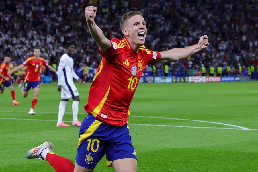 Dani Olmo sărbătorește un gol la ultimul Campionat European.