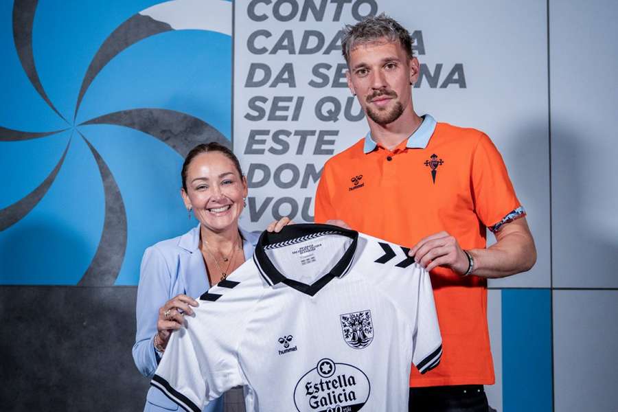 DONE DEAL: Celta Vigo snap up Venezia keeper Radu