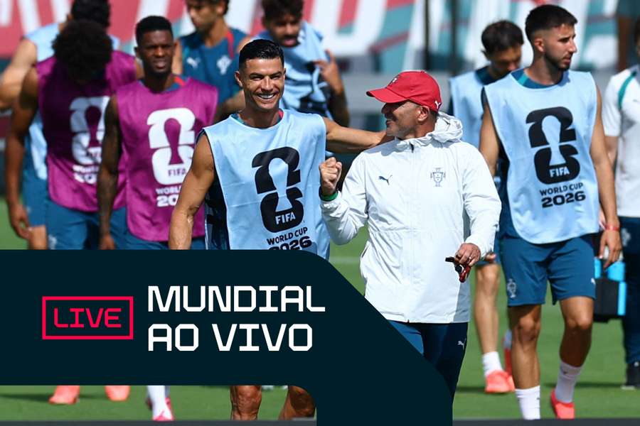Cristiano Ronaldo com Roberto Martínez no treino de Portugal Cristiano Ronaldo com Roberto Martínez no treino de Portugal
