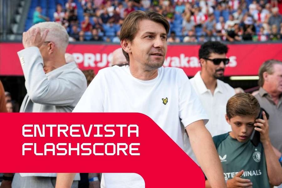 Ebi Smolarek em De Kuip antes de um jogo particular entre o Feyenoord e o Mónaco Ebi Smolarek em De Kuip antes de um jogo particular entre o Feyenoord e o Mónaco
