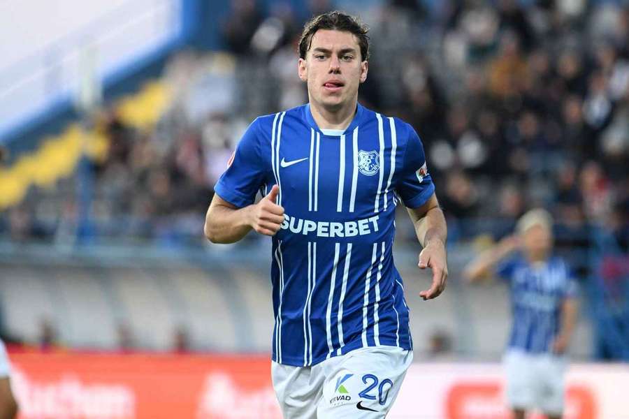 Eduard Radaslavescu este unul dintre jucătorii tineri folosiți constant de Farul Constanța Eduard Radaslavescu este unul dintre jucătorii tineri folosiți constant de Farul Constanța