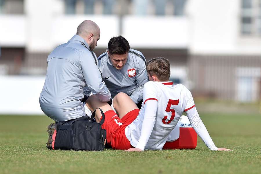 Reprezentant Polski U-19 zerwał więzadła krzyżowe po celebracji gola