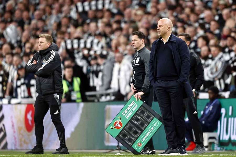 Managerul lui Liverpool, Arne Slot, și managerul lui Newcastle, Eddie Howe