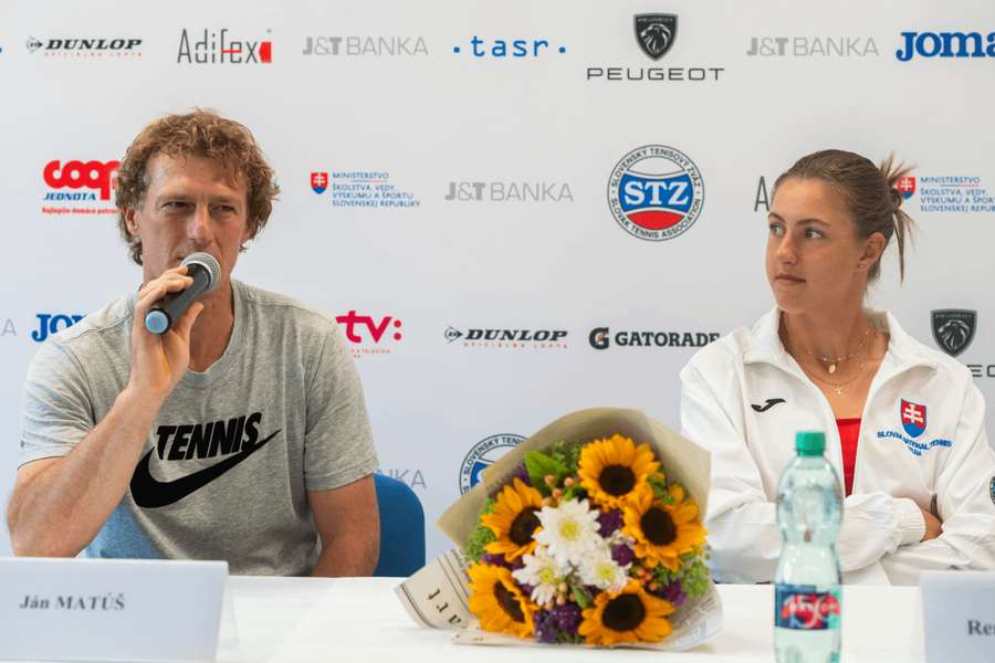 Vľavo tréner Ján Matúš, vpravo jeho zverenkyňa Renáta Jamrichová.