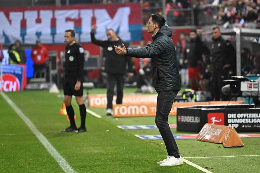 Dino Toppmöller machte seinem Schiri-Ärger nach dem Remis gegen Heidenheim Luft