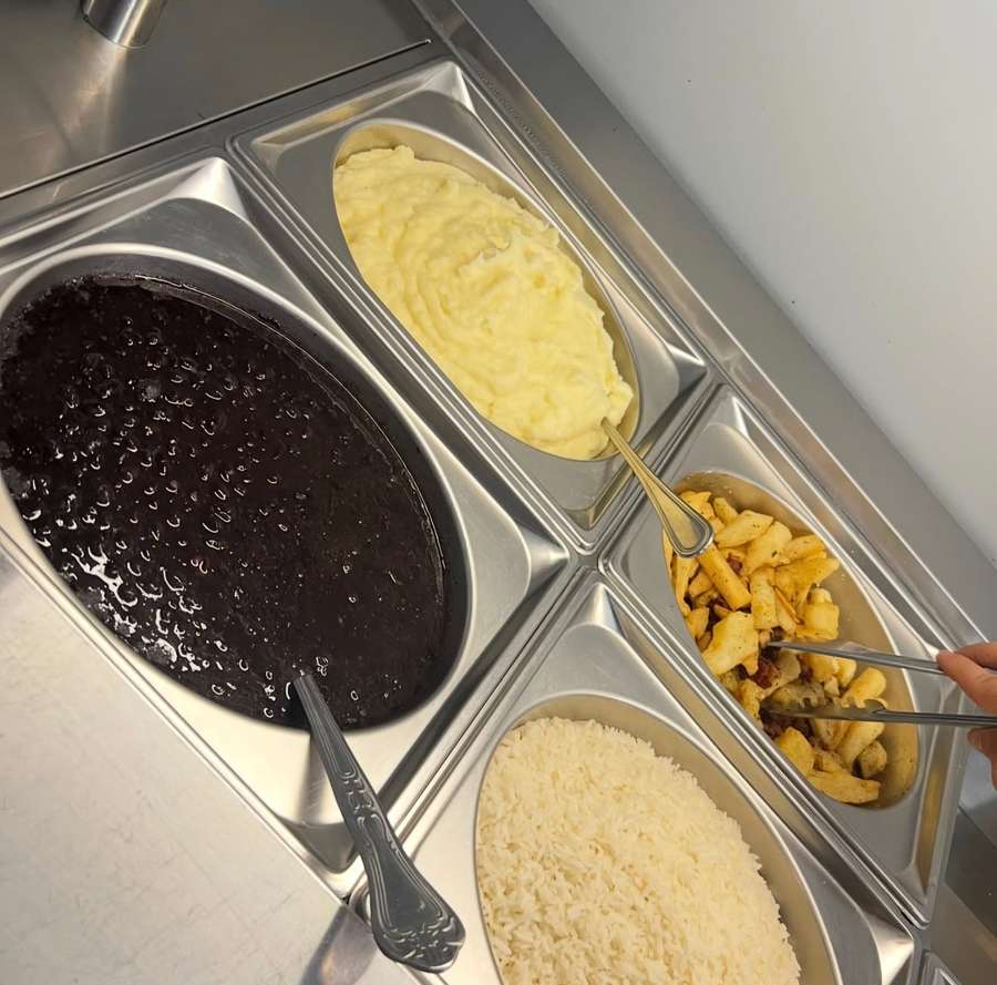 Arroz e feijão marcam presença em churrascaria brasileira nos EUA Arroz e feijão marcam presença em churrascaria brasileira nos EUA