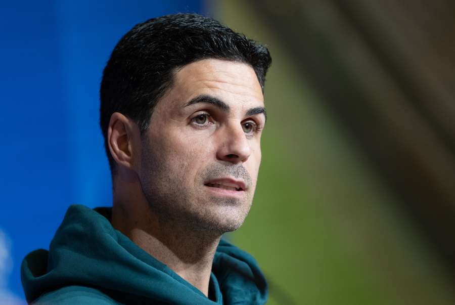 Arteta tijdens de persconferentie op dinsdagavond