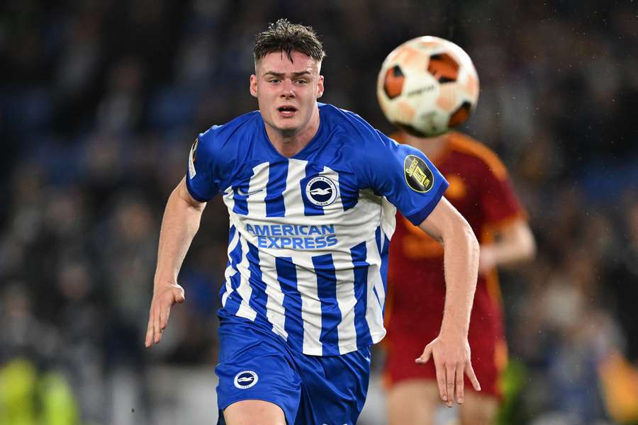 Evan Ferguson, delantero del Brighton, llega cedido a la Roma