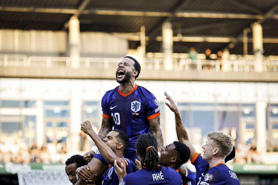 Memphis Depay a devenit cel mai bun marcator din istoria Olandei