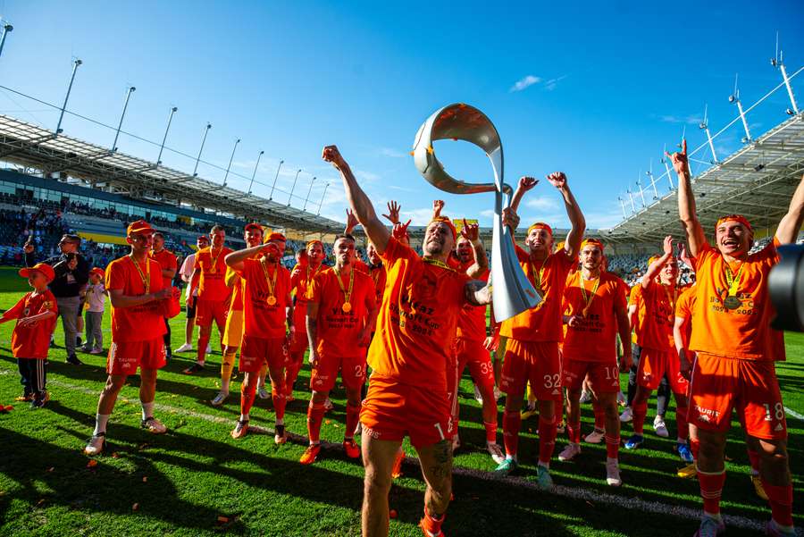 Trofej obhajujú Ružomberčania.