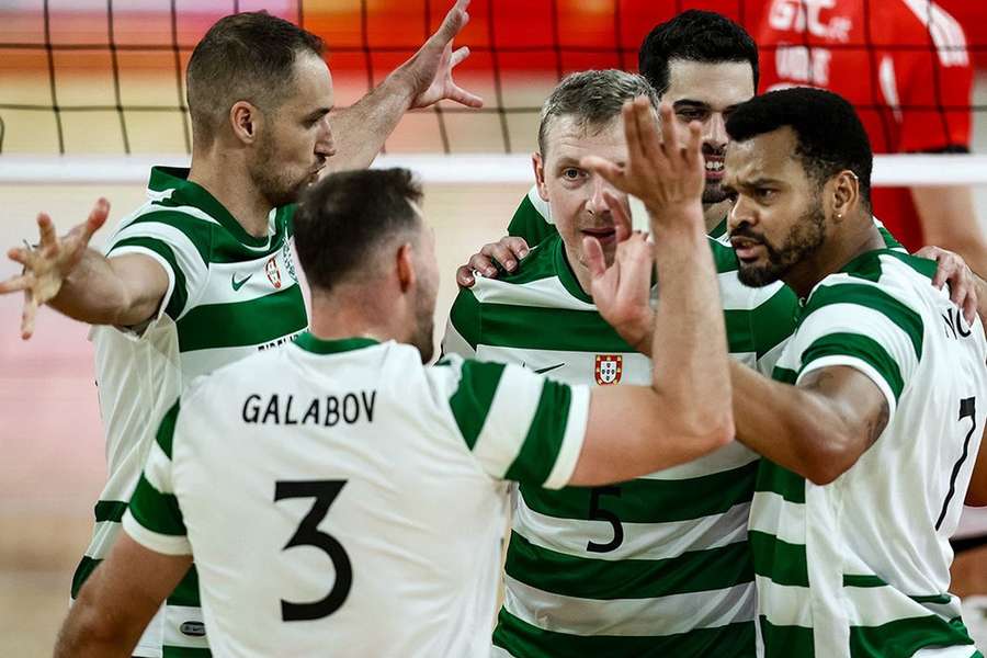 Sporting fez a festa em casa do eterno rival