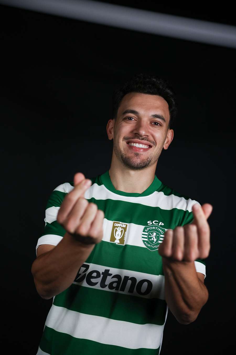 O festejo de Pedro Gonçalves