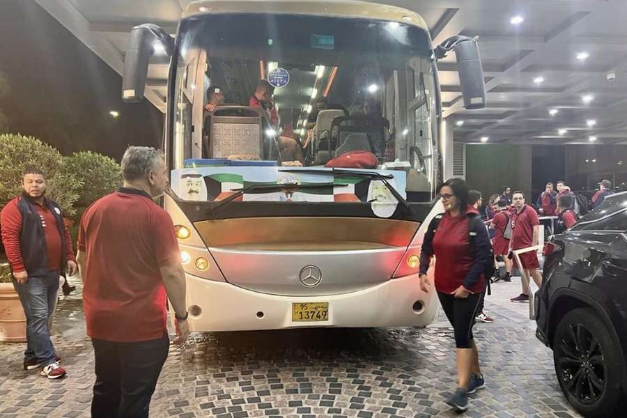 O autocarro que transportava a seleção da Costa Rica, cedido pelo Kuwait