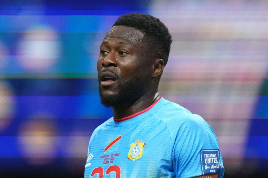 Mbemba vira alvo do Botafogo